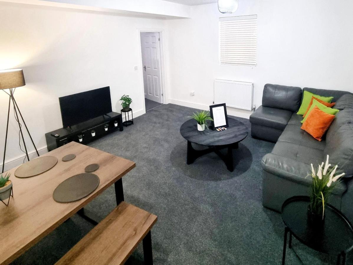 Stylish 2 Bed Apartment With Free Parking, Wifi Colchester Extérieur photo